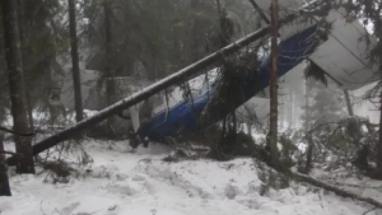 Adrian Iovan ar fi trebuit sa intoarca avionul din drum in momentul in care a inceput givrajul