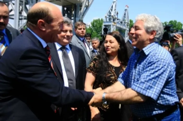 Basescu i-a invitat pe muncitorii de la Upetrom la "Ziua portilor deschise" de la Cotroceni