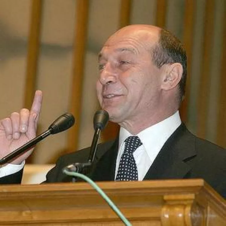 Basescu recunoaste: "Eram beat cand am zis ca pensia minima ar trebui sa fie 500 lei"