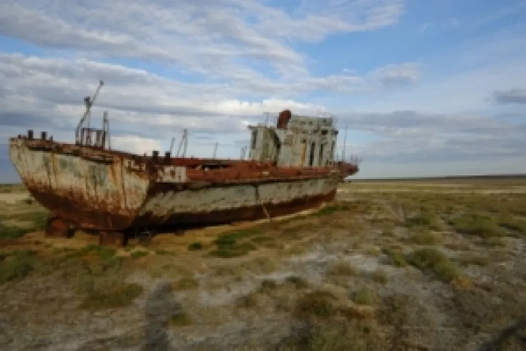 Basescu turmentat: Comenzi anapoda, nava in primejdie sa esueze