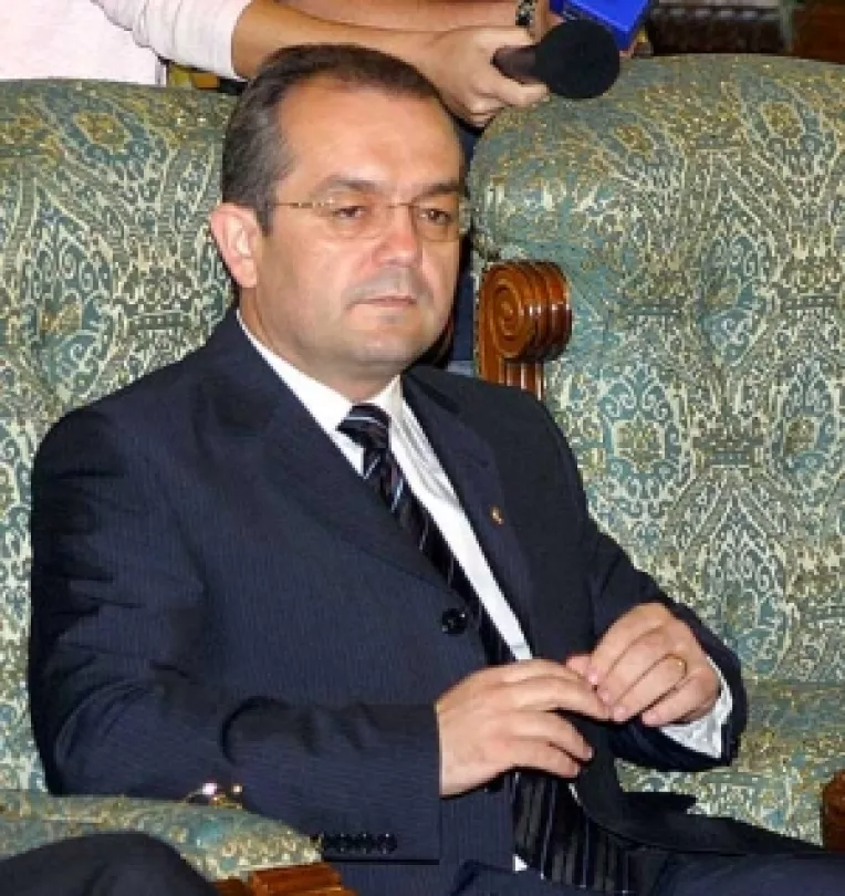 Becali mizeaza pe odihna stelistilor la meciul cu Sevilla