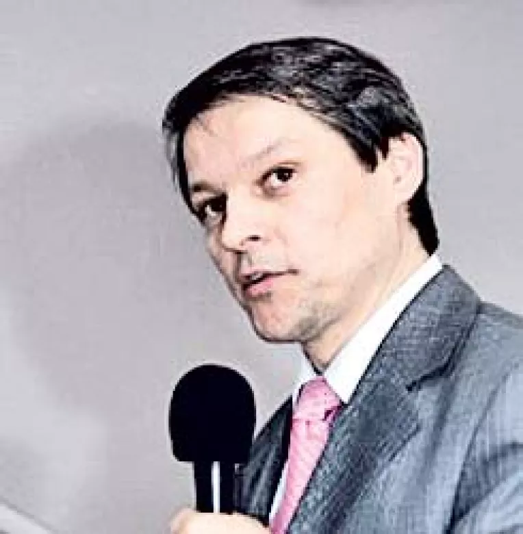 Ciolos vrea sa demita secretarii de stat