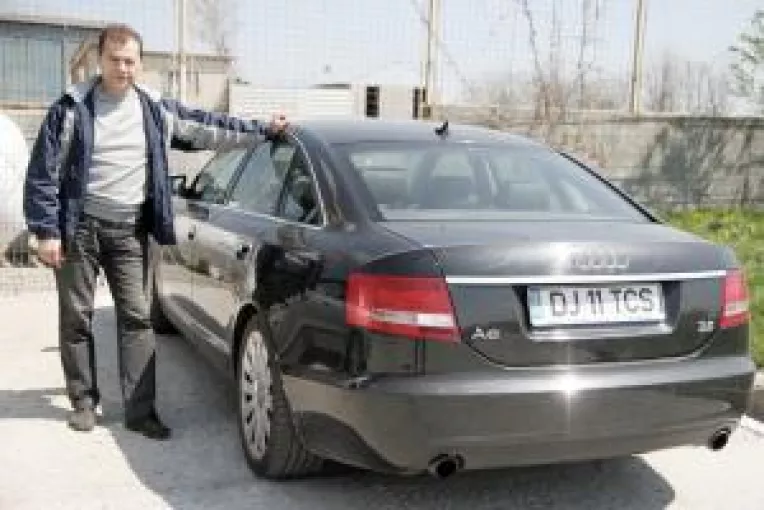 Cum isi bate statul joc de firme