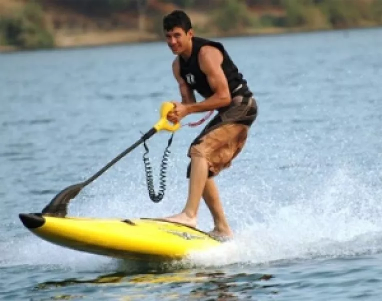 DADL a amendat bazele nautice