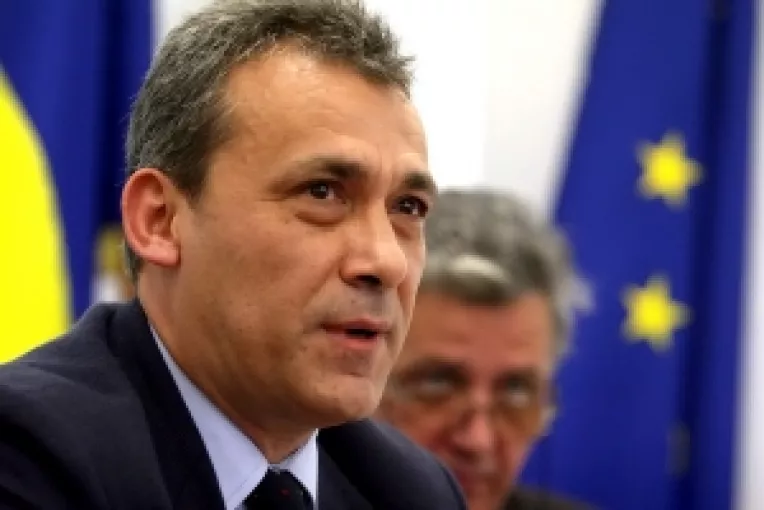 Dan Pavel: "Basescu pierde urat, folosind retorica idioata a comunismului si metodele Securitatii ceausiste"