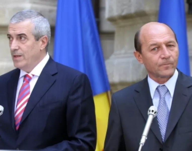 Democrat-liberalii vor sa acopere scandalul Ridzi printr-o sesizare impotriva lui Tariceanu in cazul Sterling