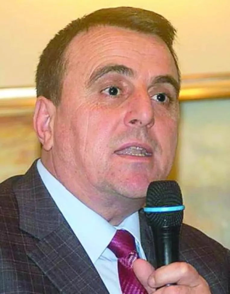 Deputatul PD-L Zanfir Iorgus: "Banii pentru electricitate Tusac i-a dat pe onorariul Monicai Columbeanu"