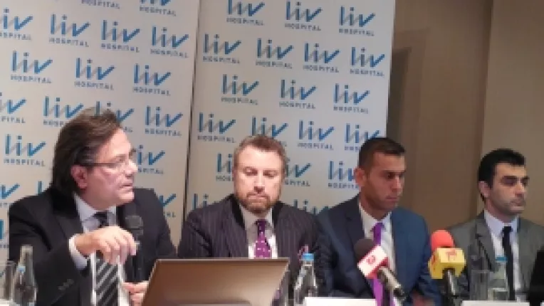 Designerul Catalin Botezatu a fost operat cu succes la Liv Hospital din Istanbul