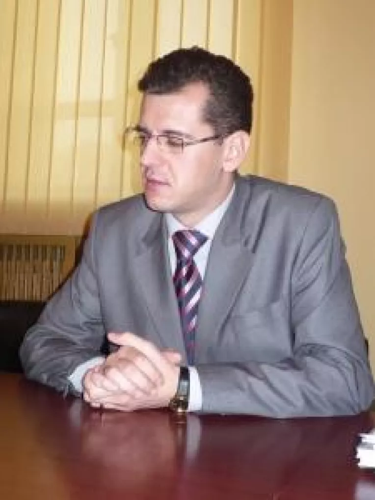 Doljul are mai mult ca prefect...