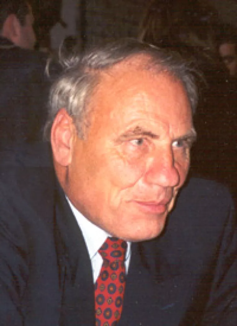 Dr. german Ryke Hamer: "Oamenii se imbolnavesc de cancer in urma unui soc emotional"