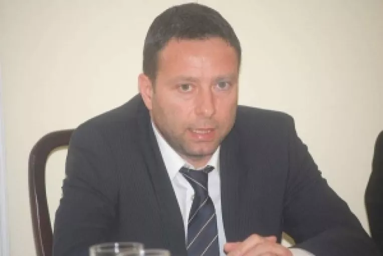 Dupa 7 ore de negocieri la Ministerul Transporturilor, conflictul cu scolile de soferi si instructorii auto a fost stins