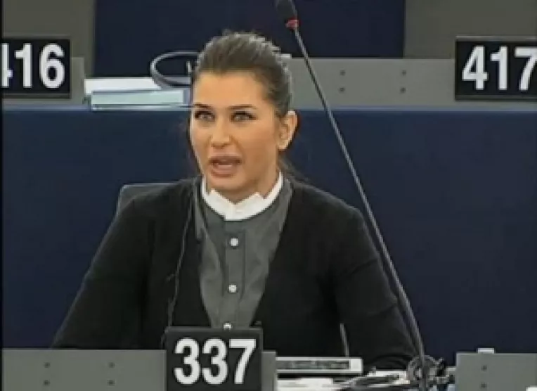 Explicatia medicala a grimasei Elenei Basescu la Strasbourg : Intreruperea tratamentului cu botox