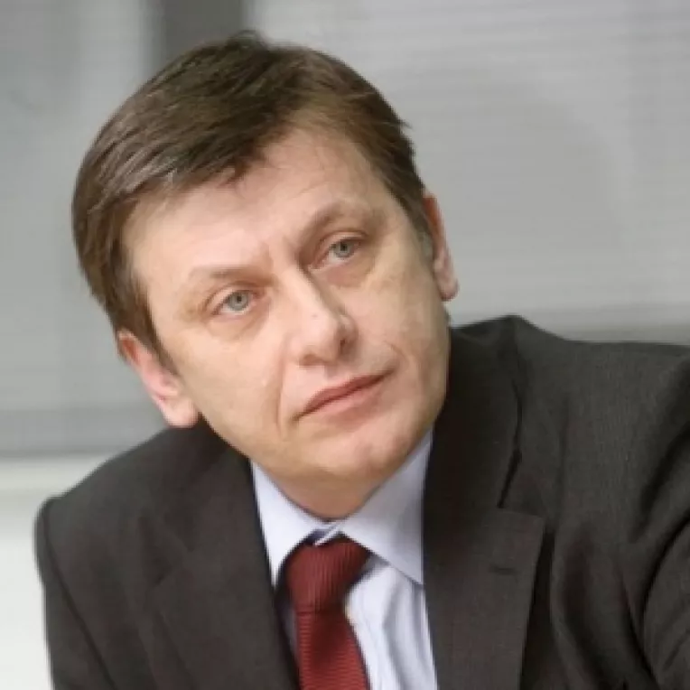 Favoritul prezidentialelor din 2014: Crin Antonescu