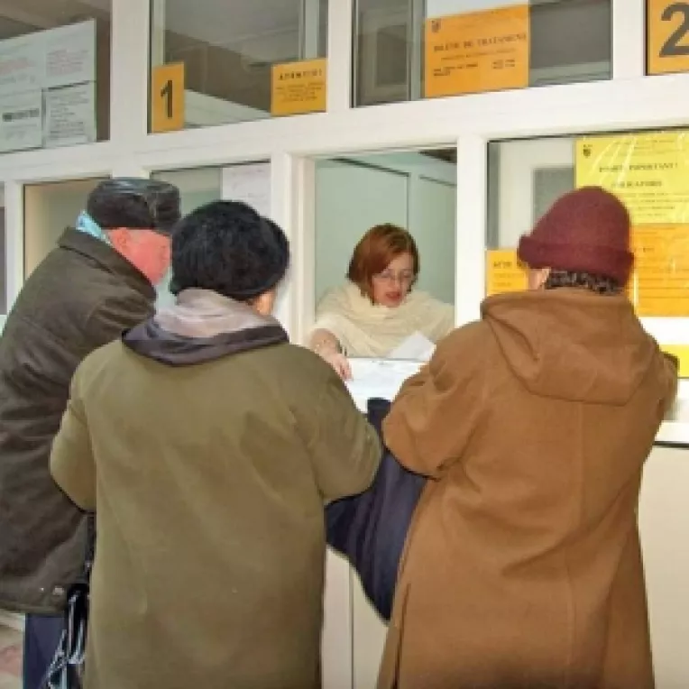 Functionarii publici au amanat greva generala