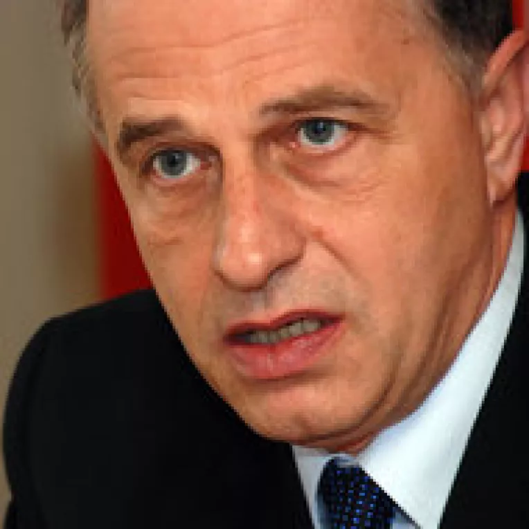 Geoana: E nevoie de o schimbare de strategie de politica economica