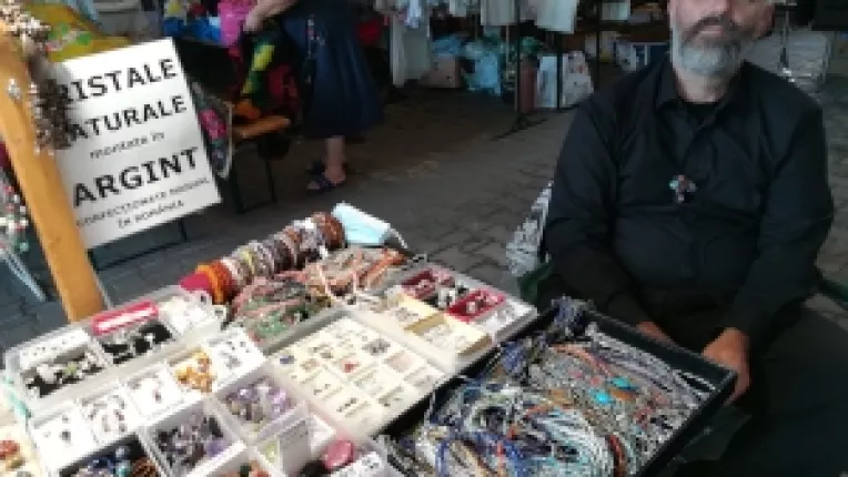 Geologul Andrei Costin Victor: Am adus ca noutati: malachit, amazonit, chihlimbar, la targul de la MTR!