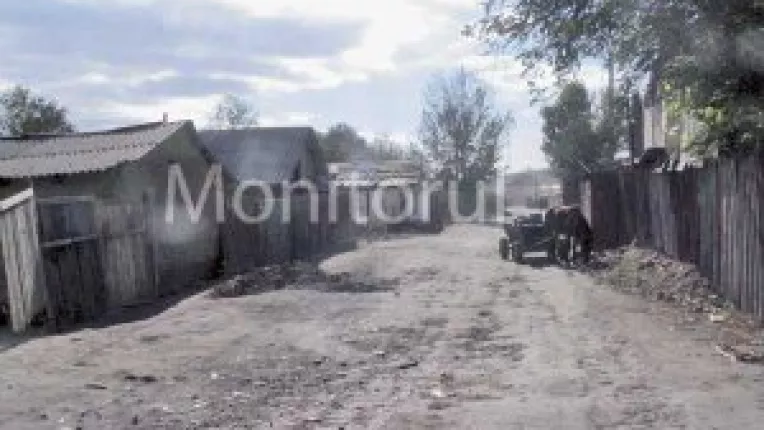 Guvernantii se apuca de drumuri