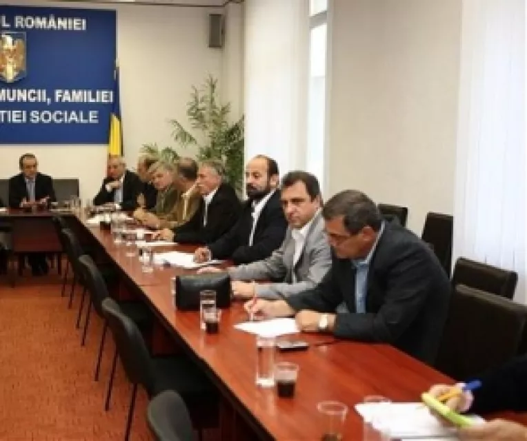 Guvernul cauta solutii pentru plata salariilor.