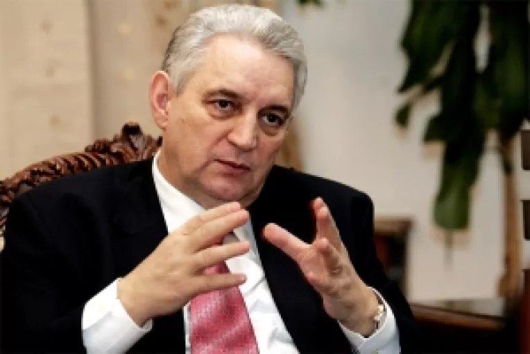Ilie Sarbu: "Intram in normalitate. Romania primeste cele 171
de milioane de euro din programul SAPARD"