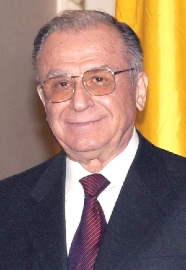 Iliescu: "Demagogie, numele tau este Basescu!"