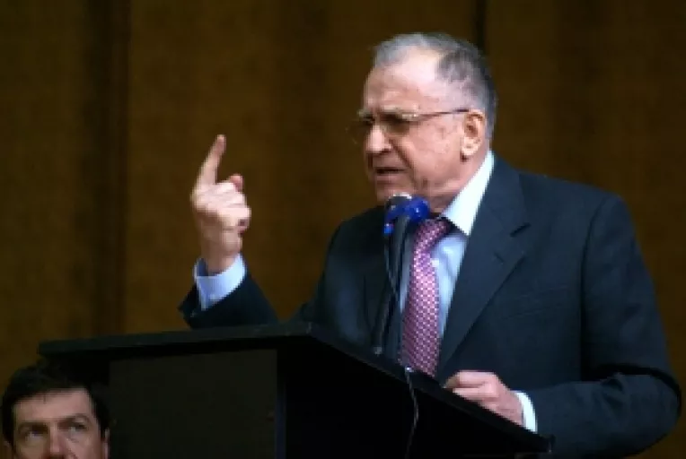 Iliescu nu exclude o colaborare postelectoraa PSD-PNL