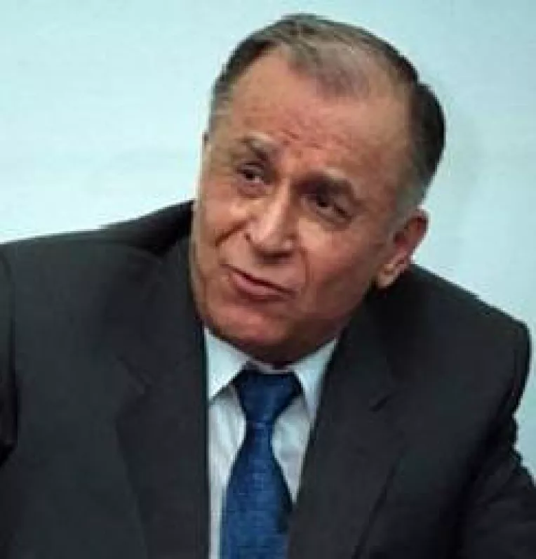 Iliescu stie mai bine ce vrea sa zica Geoana