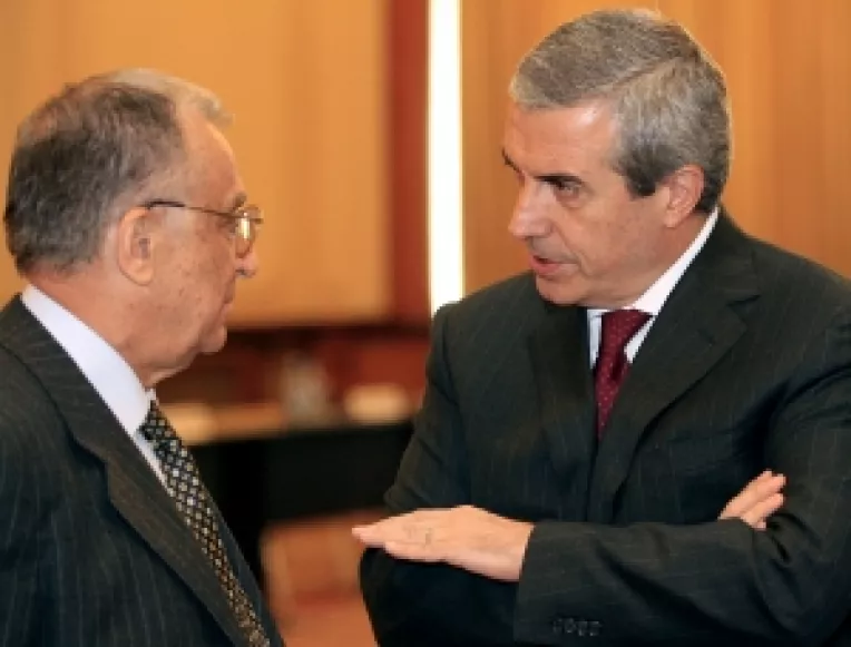 Iliescu: Sustin o combinatie cu PNL, cu PD-L inseamna subordonarea partidelor vointei lui Basescu