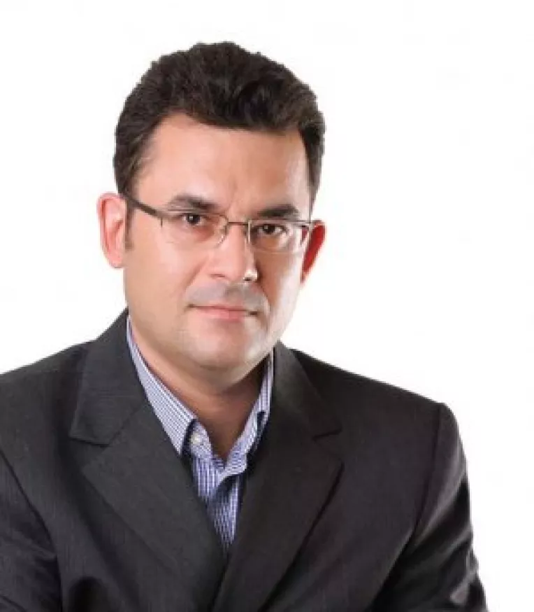 In afise si panouri sa ne batem...