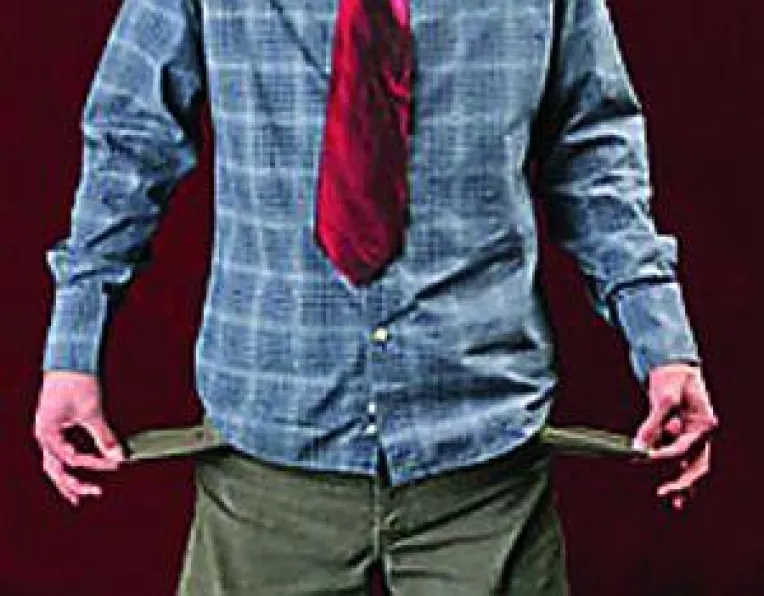 In timp ce euro se apropie de 4 lei,
Scumpirea alimentelor si produselor de baza vor goli buzunarele romanilor