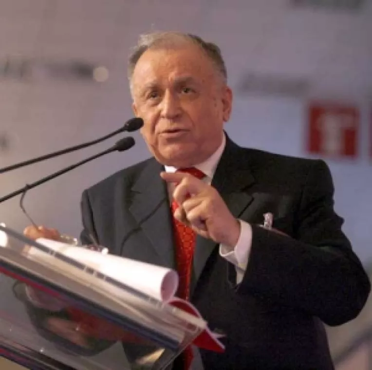 Ion Iliescu previzioneaza "aripi noi" in PSD
