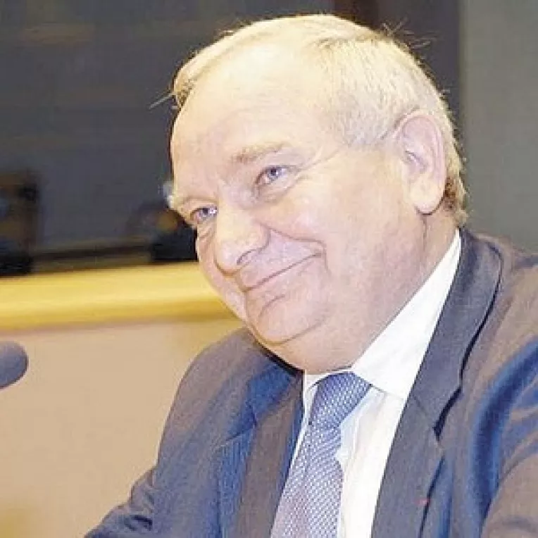 Joseph Daul: Pentru prima oara, intr-un raport al CE, Parlamentul Romaniei este aspru criticat