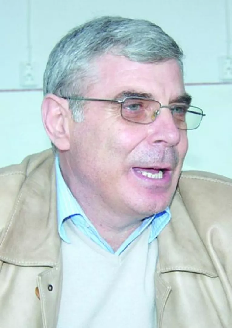 La Directia de Statistica functioneaza perfect vorba "branza e pe bani". Gheorghe Busu n-are nici un resentiment sa-si inlocuiasca fratele