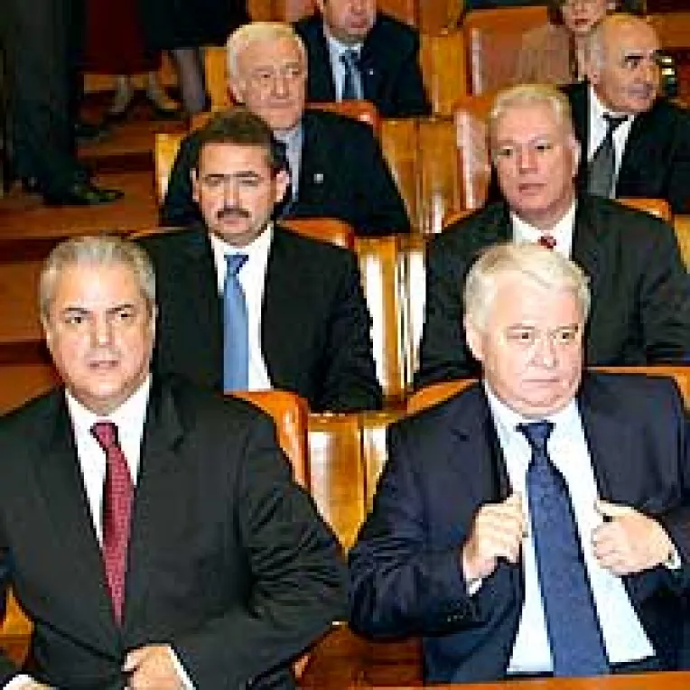 La vremuri noi, tot ei