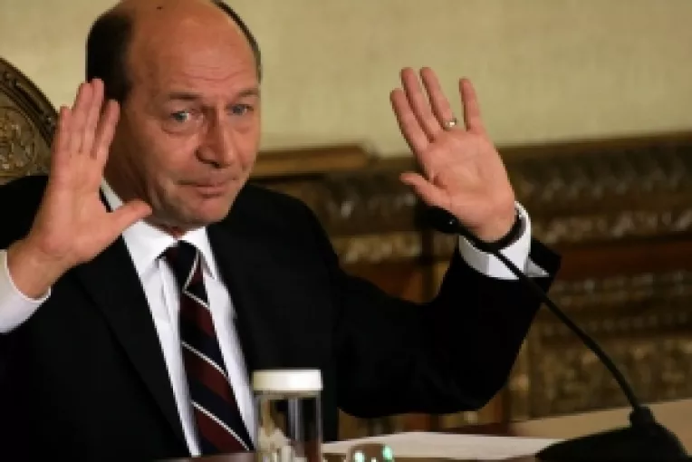 Lasitate: Basescu o da la intors