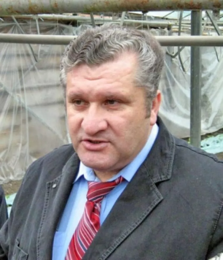 Liberalii Sapera si Albu fac cu randul la Agricultura