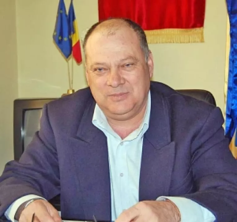 Lucrari de impietruire in comuna Tuzla