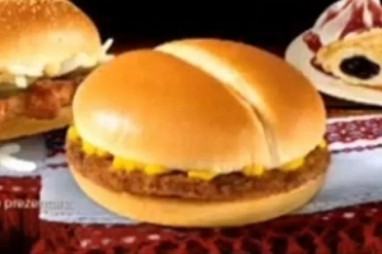 McDonald’s Romania a lansat un produs exclusiv pentru romani: McMici cu carne de mici