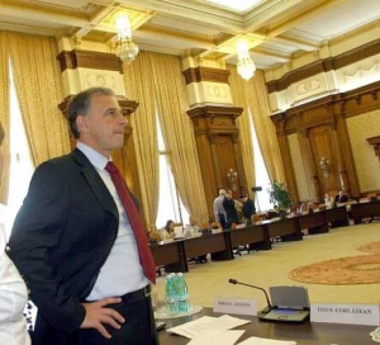 Nastase a vorbit cu Geoana despre revenire