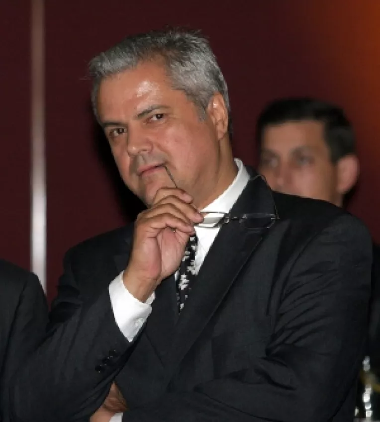 Nastase, sutinut din teritoriu