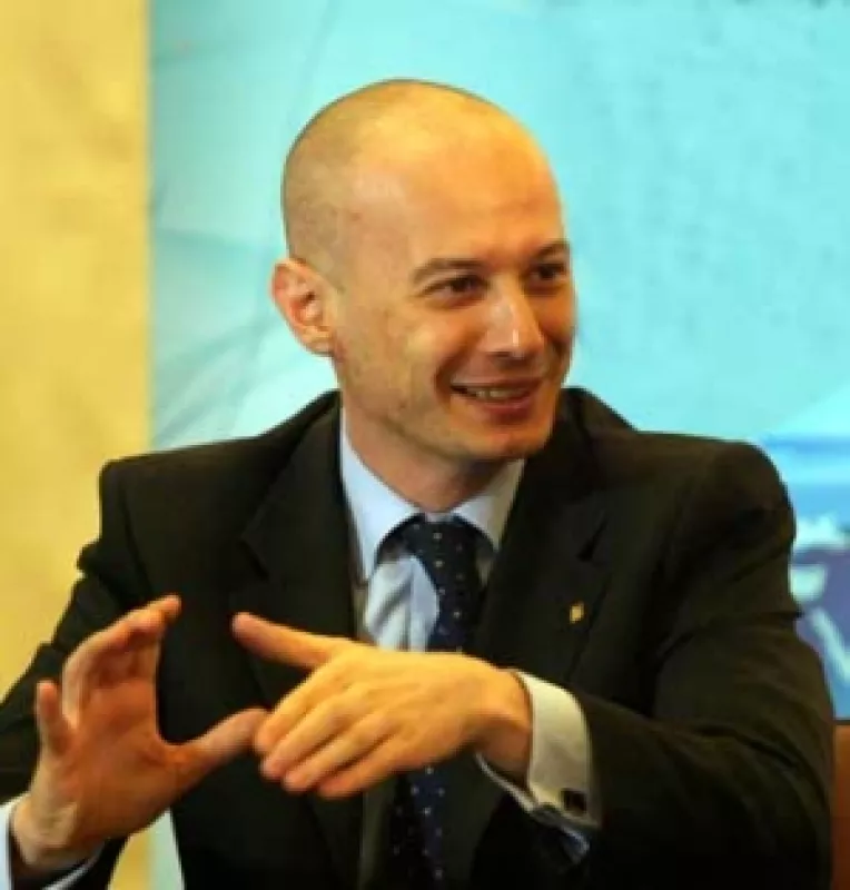 Olteanu s-a intalnit cu Hrebenciuc, dar n-a negociat cu PSD