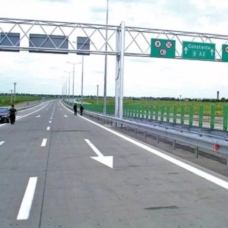 OMV si Petrom vor amplasa benzinarii mobile pe Autostrada Soarelui