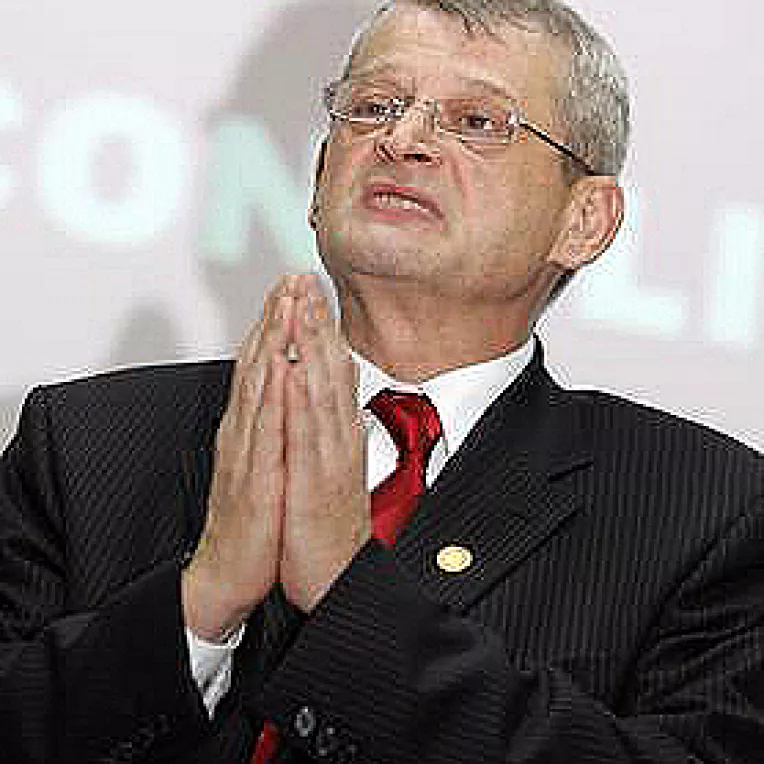 Oprescu: Lansarea candidaturii pentru prezidentiale pe 20 septembrie, sef de campanie Octav Cozmanca