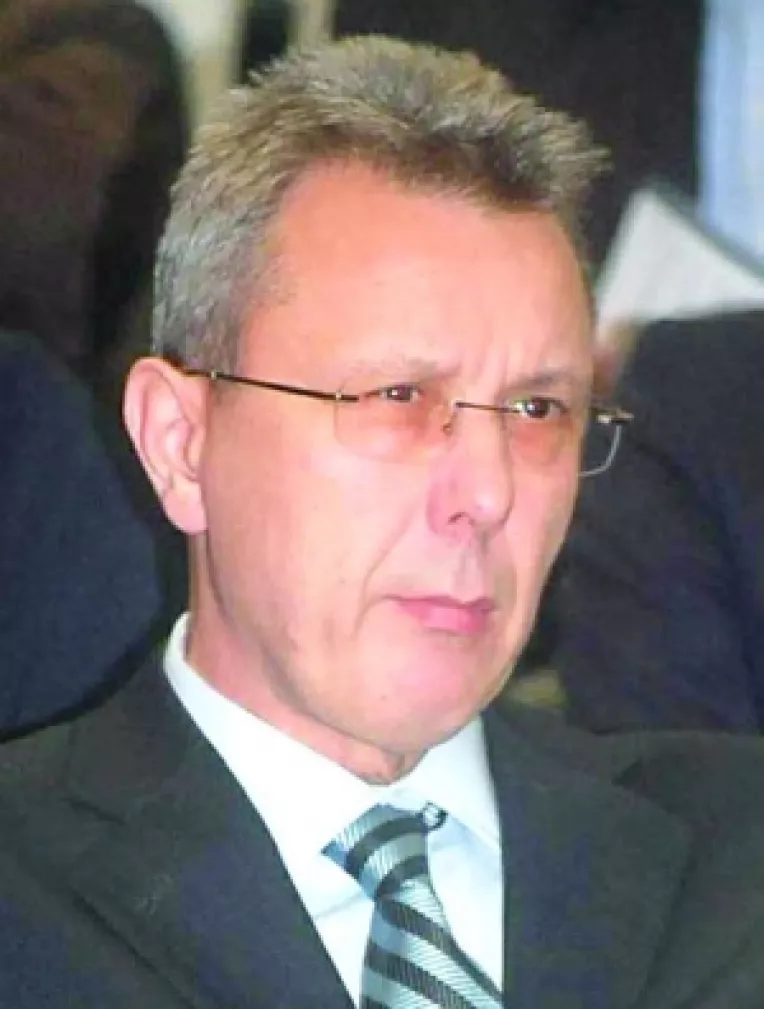 Pentru ca nu se mai "regasea" in CJC, Avocatul Popescu a renuntat la mandatul de consilier judetean