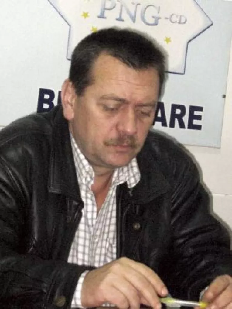 PNG-CD se lupta cu institutiile statului din cauza afiselor electorale