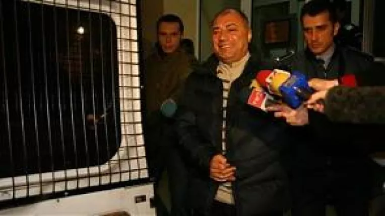 Primarul Craiovei va fi suspendat din functie.