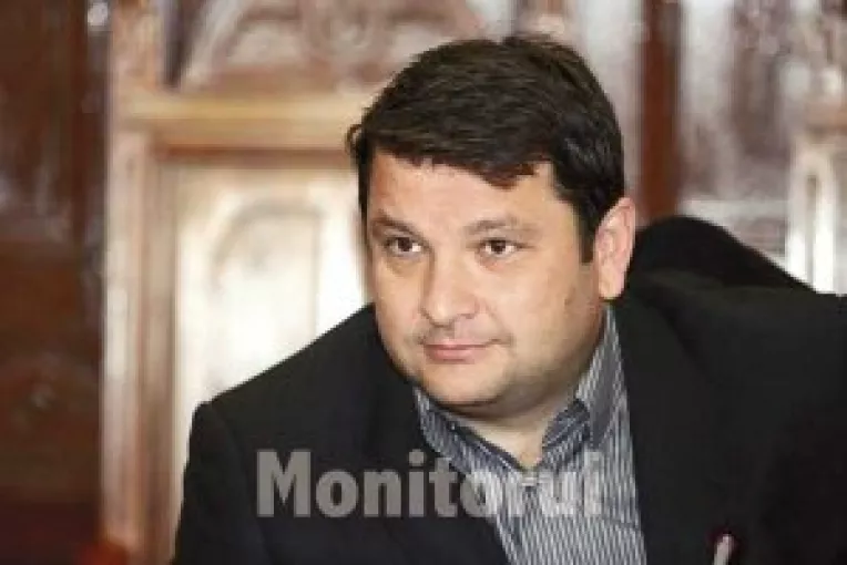 Racoarea a dezmortit politica galateana