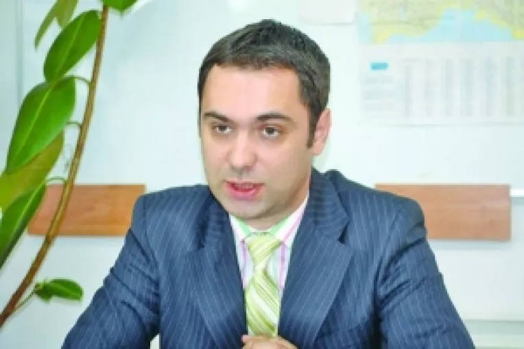 Seful de la Protectia Consumatorului nu depune reclamatie. Comerciantul care l-a sechestrat pe Dima, iertat