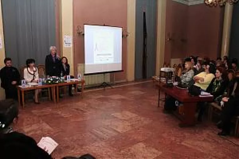 Simpozion impotriva violentei domestice.
