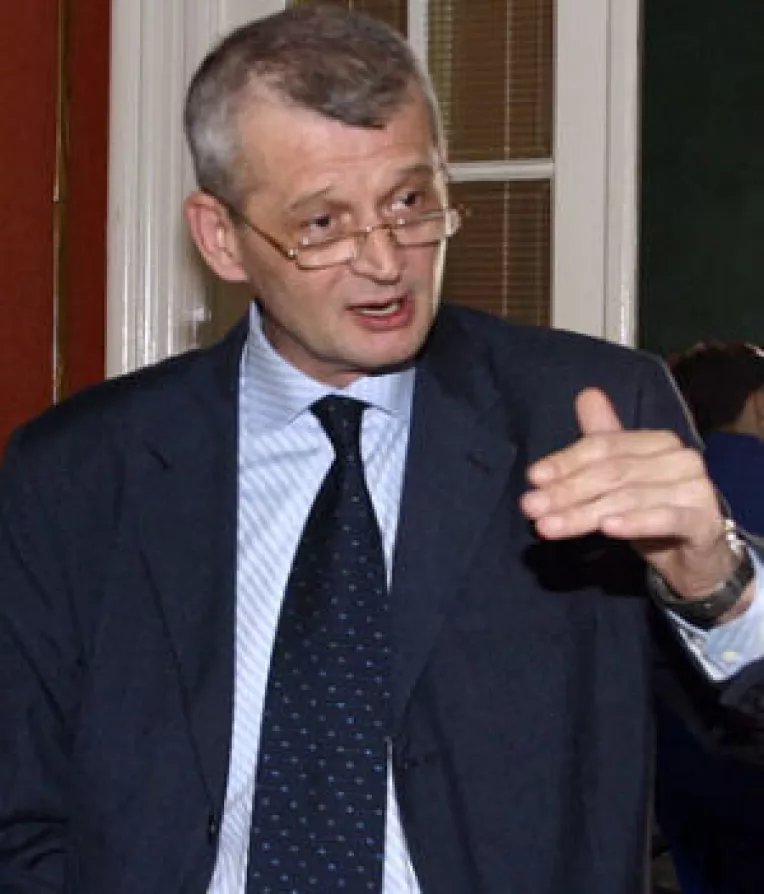 Sorin Oprescu, in mijlocul ploiestenilor: "Contez pe sprijinul dvs.!"