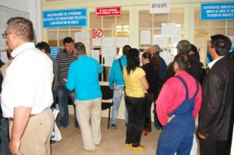 Sute de firme doljene au cerut suspendarea activitatii